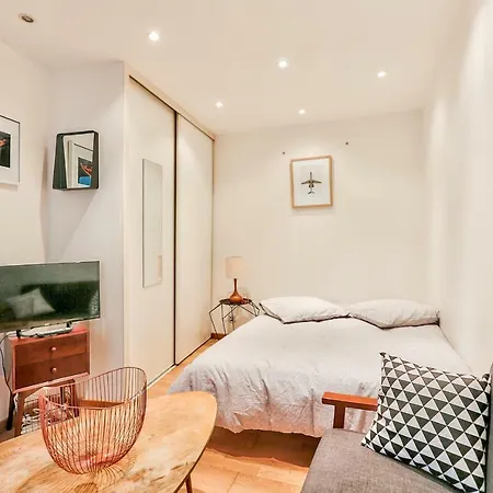 Apartment Cosy Studio 2 Steps From The Champs Elysees *